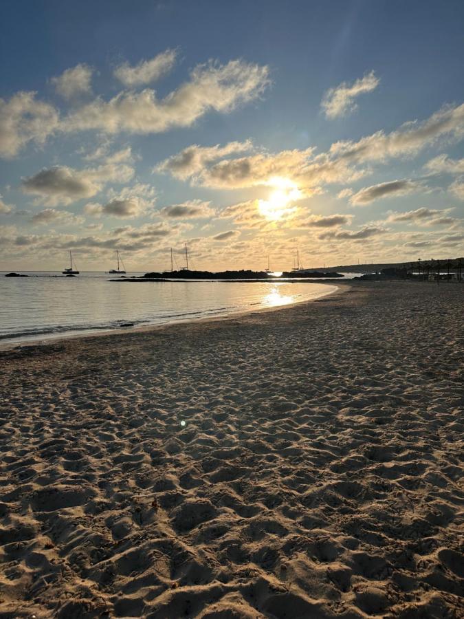 Appartamento Incantevole In Centro Es Pujols Exteriör bild